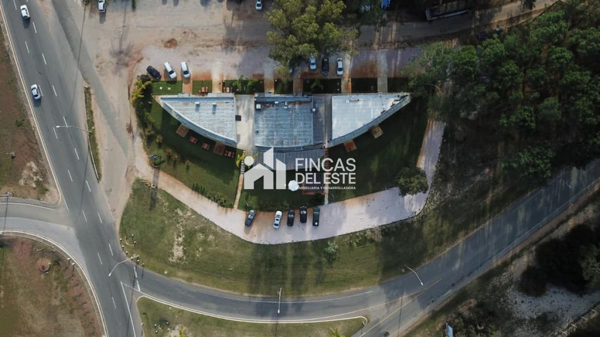LOCAL COMERCIAL Punta Ballena - Solanas Ruta 10 y 12