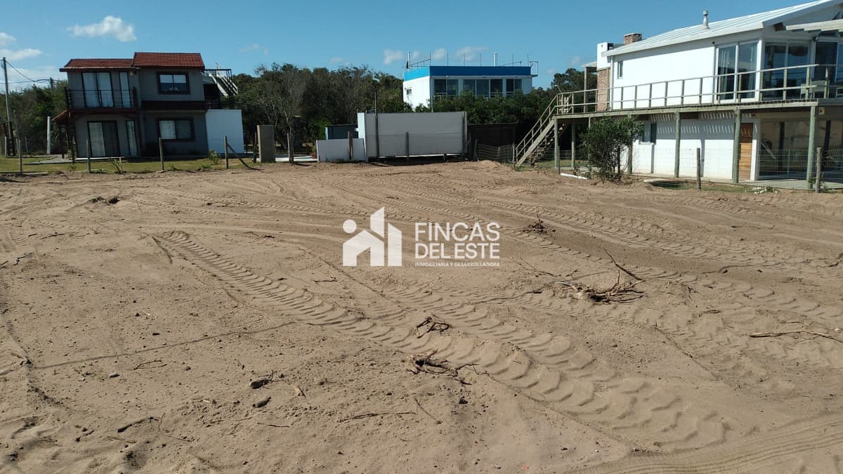 Hermoso terreno en primera linea!!