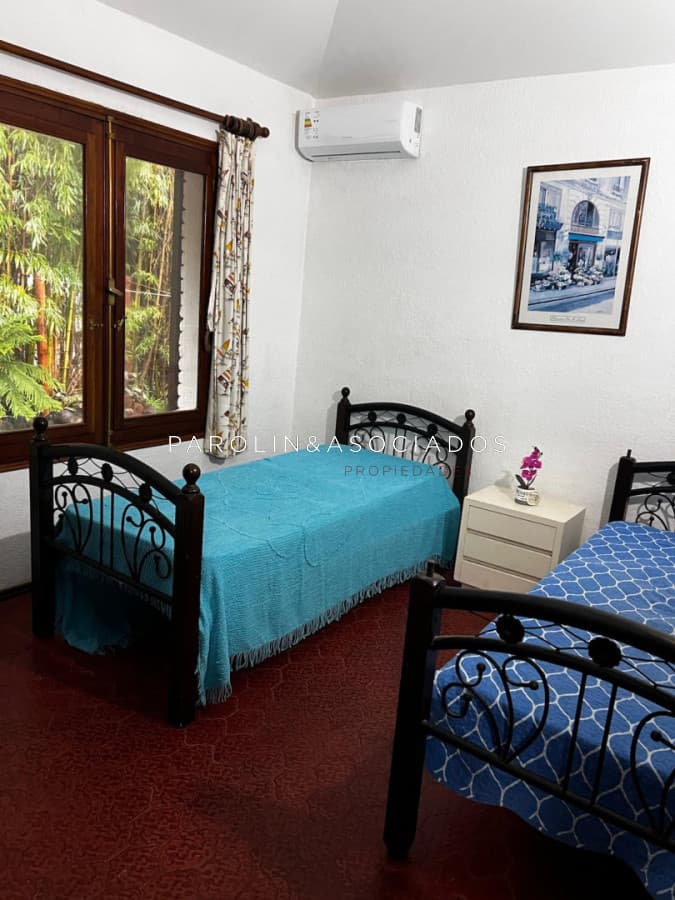 Casa de 4 dormitorios con piscina en Punta del Este