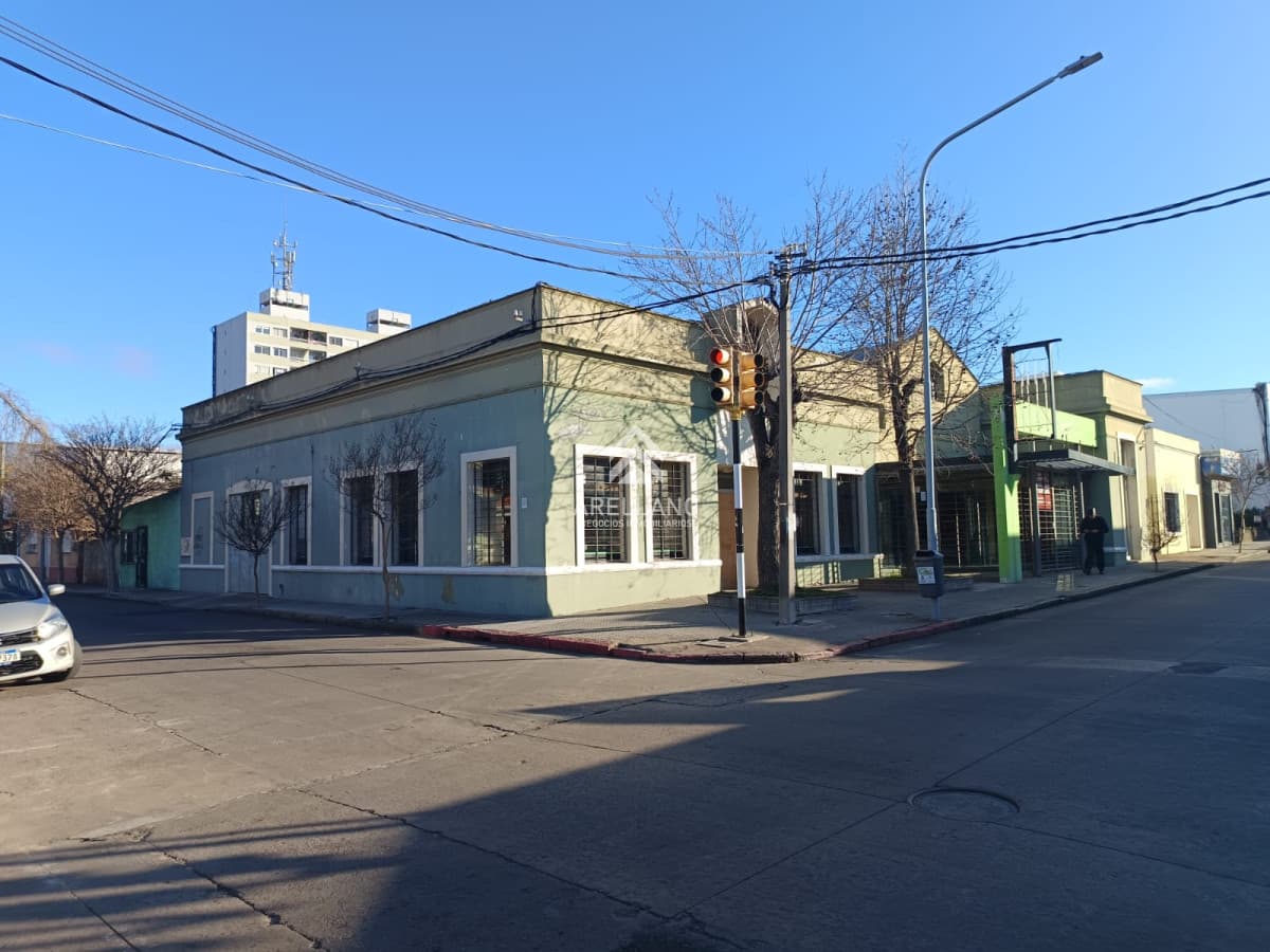 Local Comercial ID.5594 - Alquiler de Local Comercial en el Centro de Maldonado