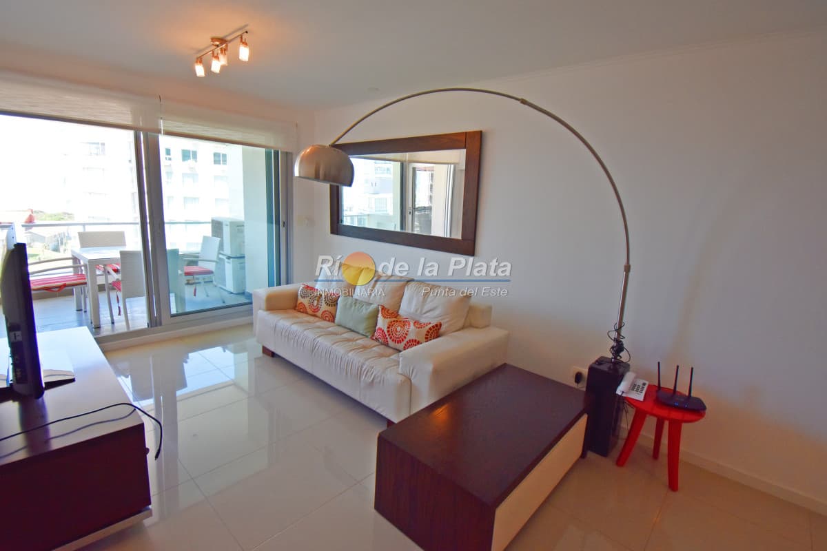 Wind Tower en playa Brava