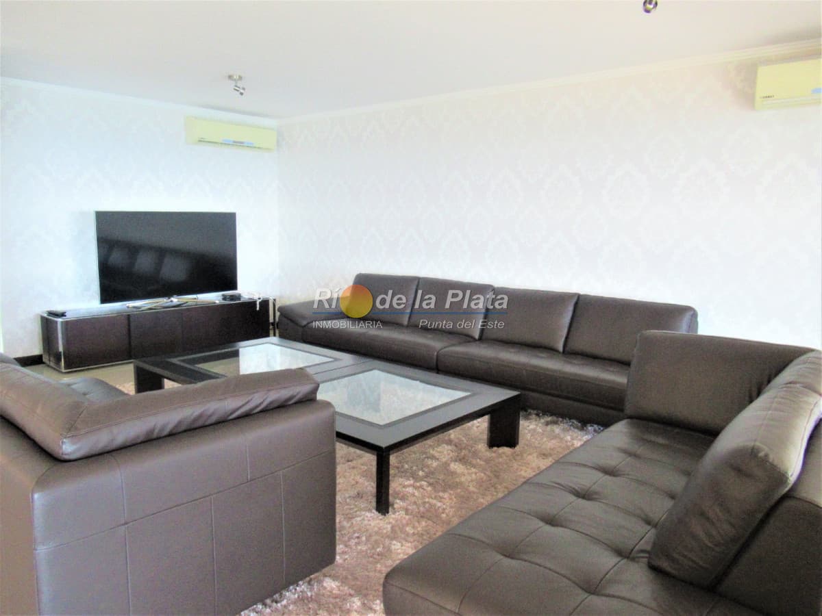 Espectacular departamento frente al Mar de playa Brava