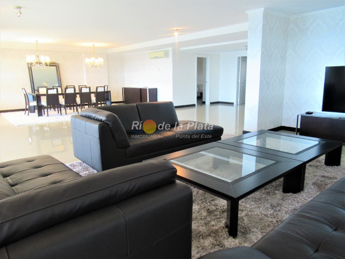 Espectacular departamento frente al Mar de playa Brava