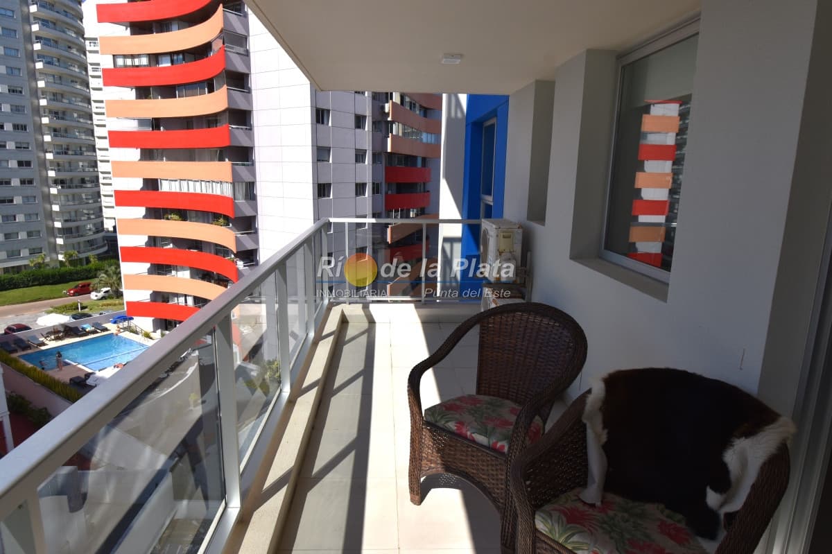 Depto en Punta del Este. Torre con servicios!