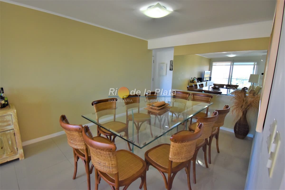 Wind Tower piso alto, con excelente vista