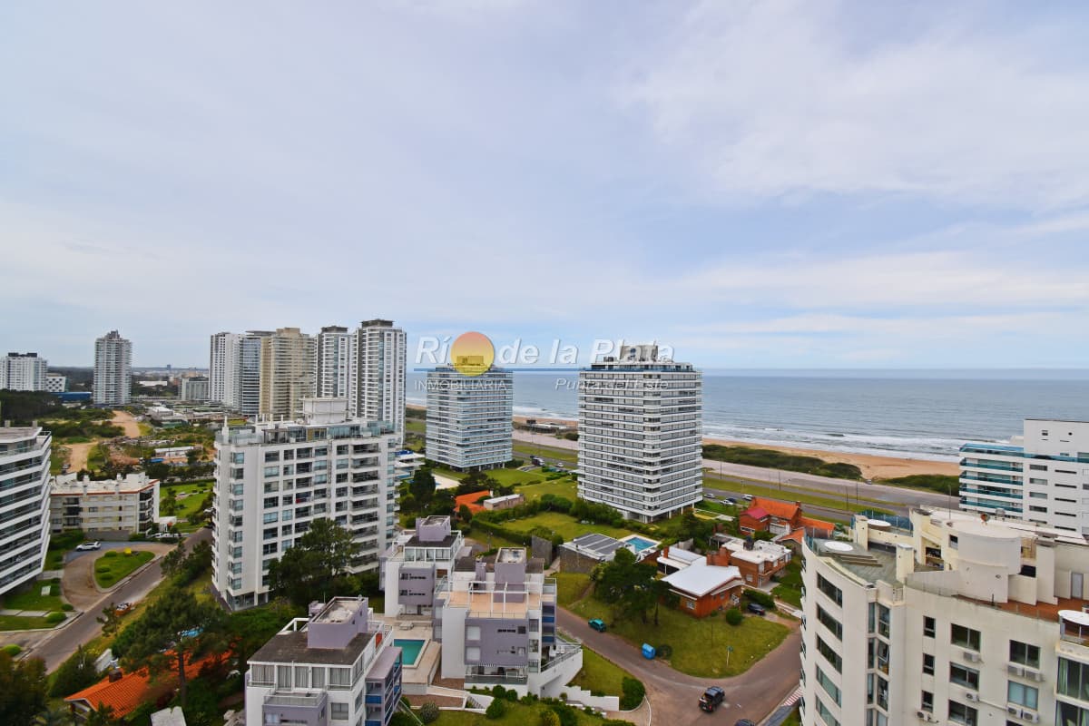 Wind Tower, piso alto