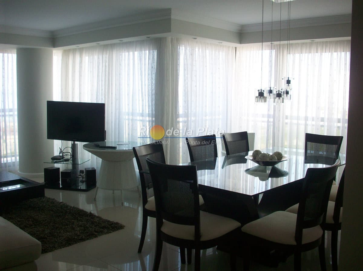 Apartamento en primera linea de la Brava.