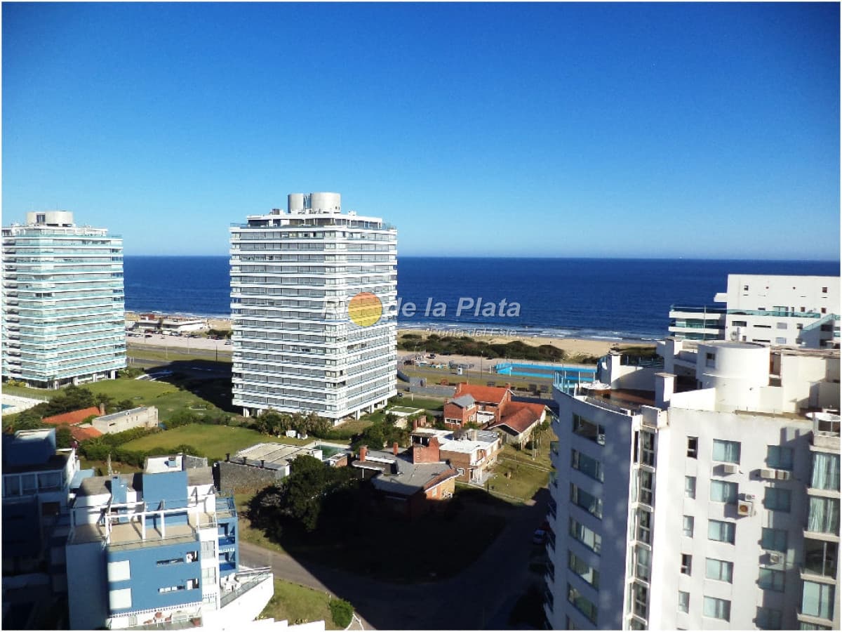 3 dormitorios en Wind Tower a 80 metros del Mar.