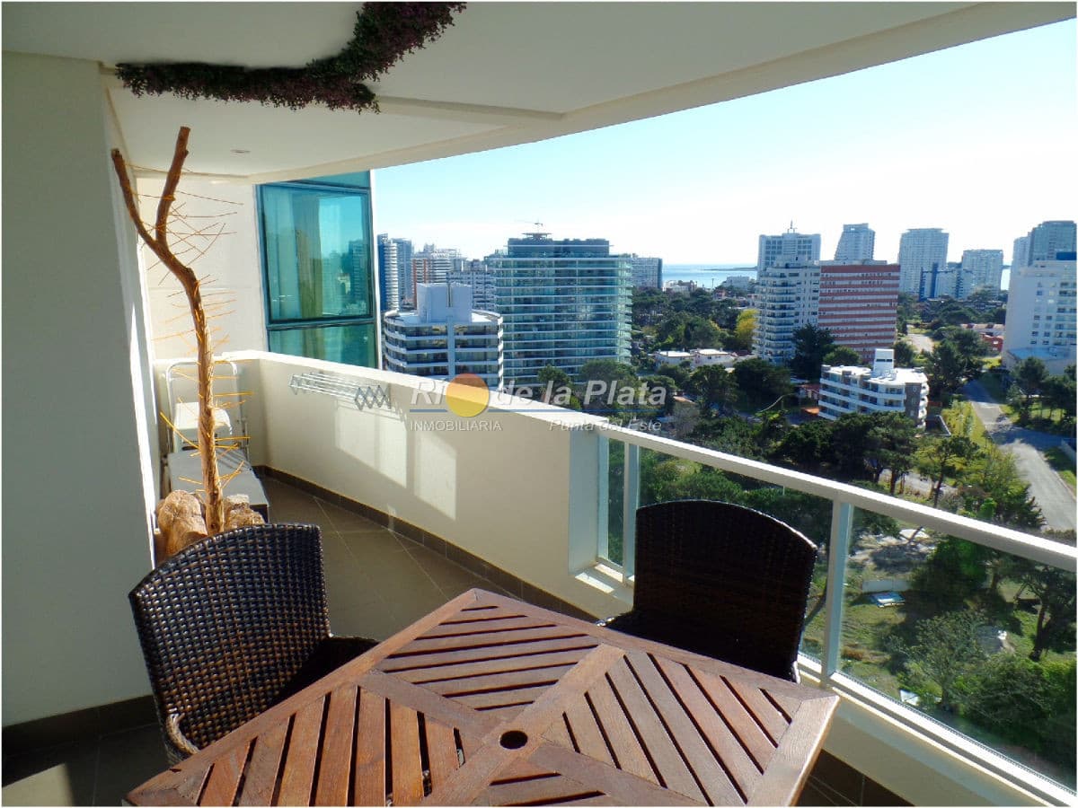 Disfrute de sus vacaciones en Wind Tower, torre con excelentes servicios!