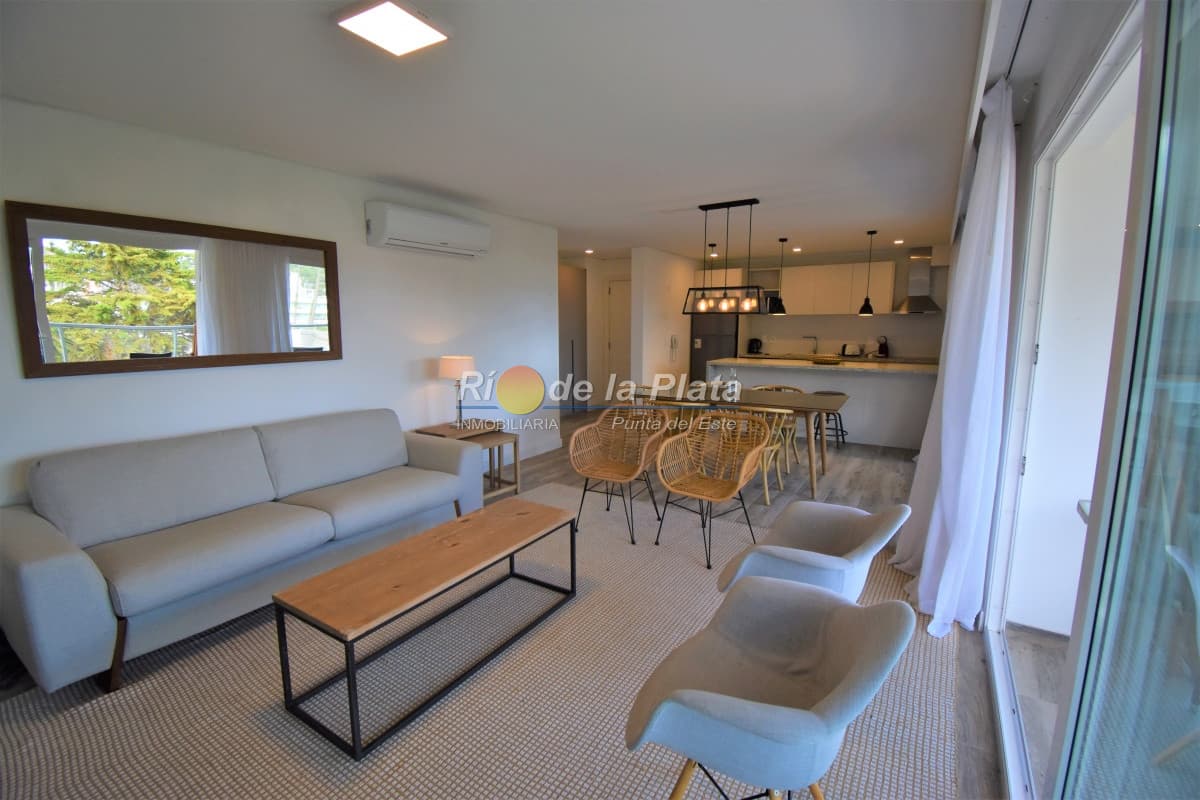 Penthouse con excelente ubicación, con la tranquilidad del bosque pero a metros del mar!