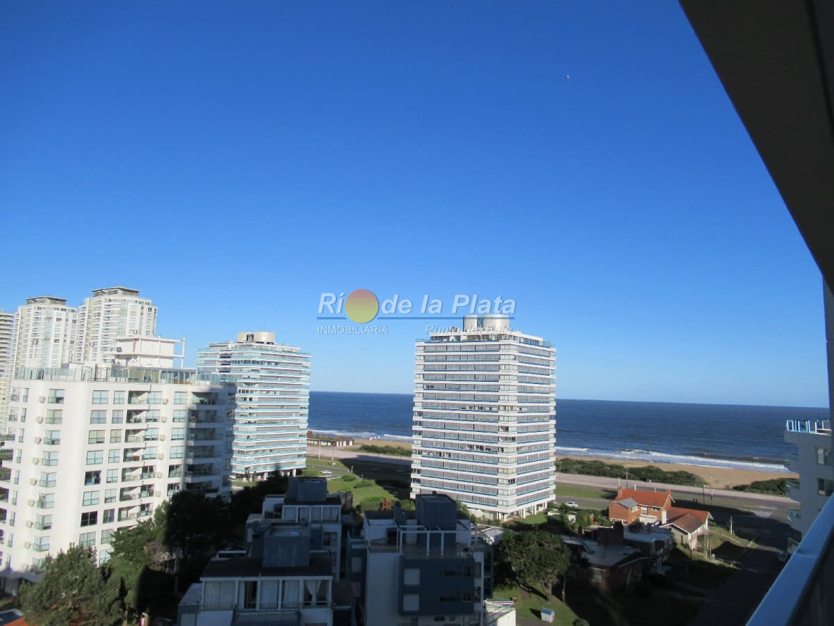 Playa Brava, 100 mts del Mar