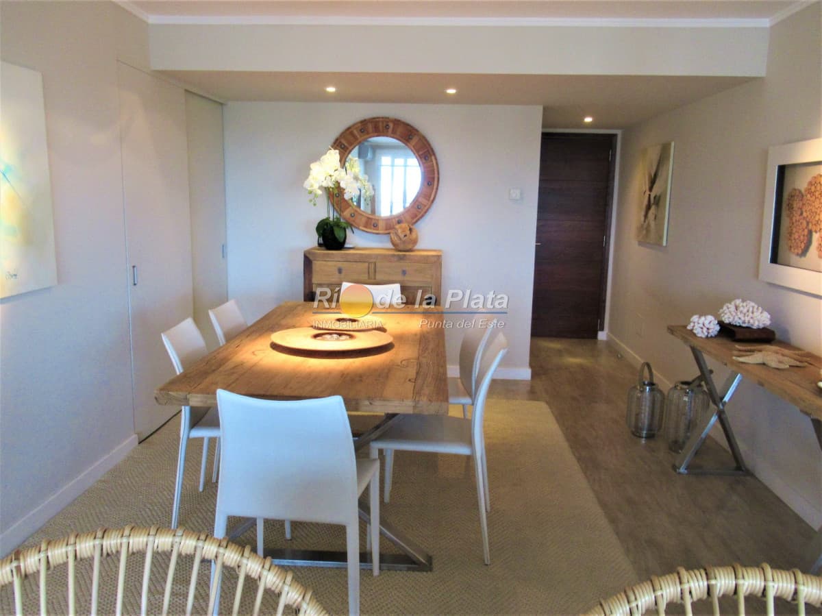 3 suite en Chiverta, amplia planta en edificio con servicios!