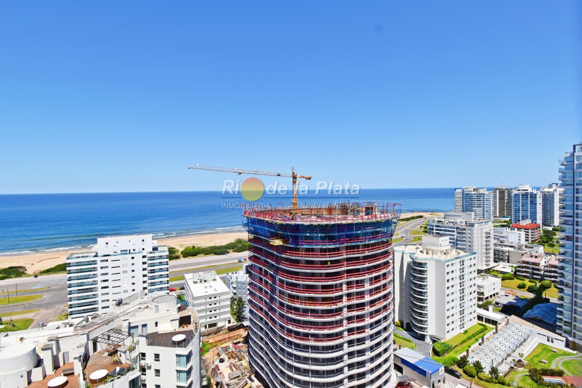 Wind Tower, Oportunidad en Piso alto!!!