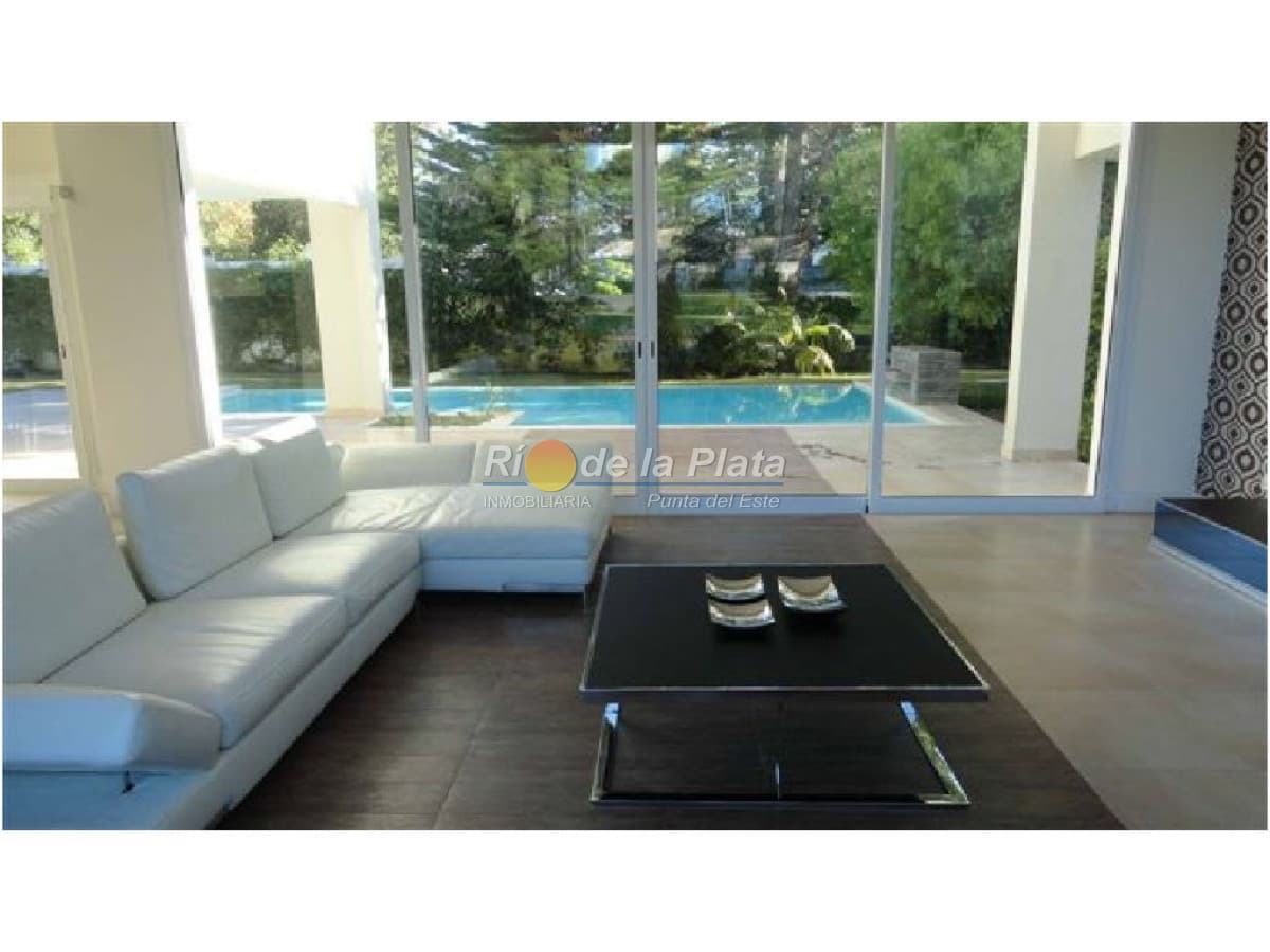 Casa en Bº cerrado.