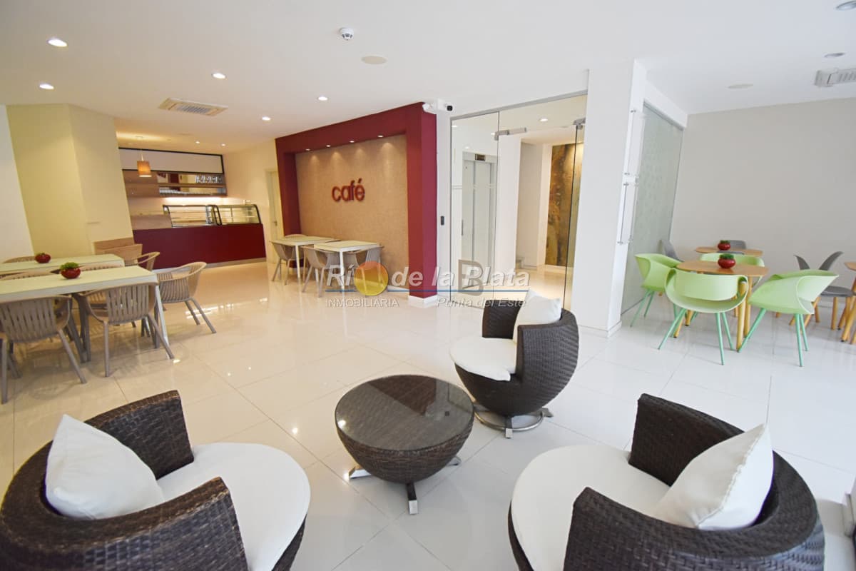 Cafeteria en Office Punta