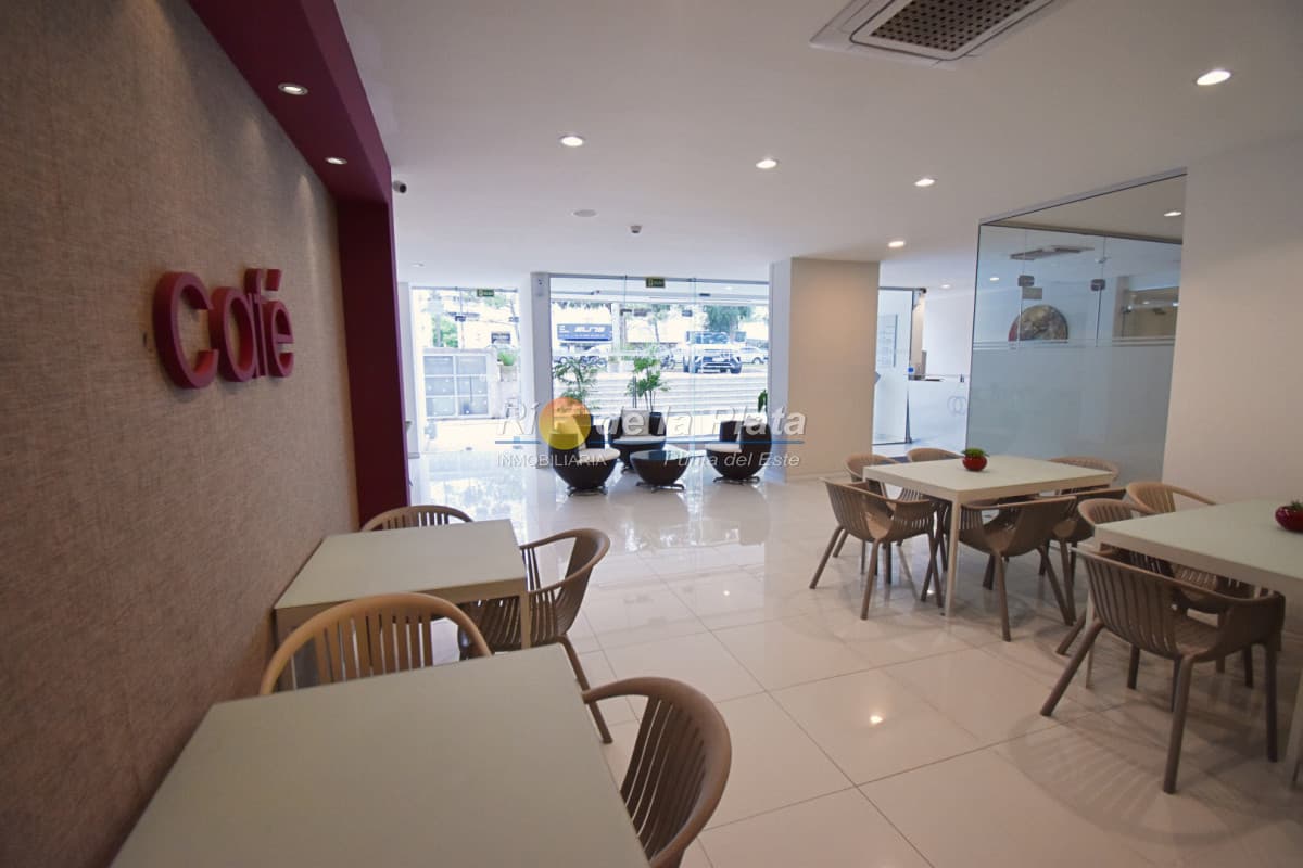 Cafeteria en Office Punta