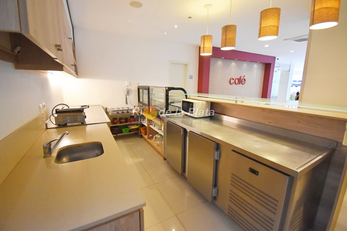 Cafeteria en Office Punta