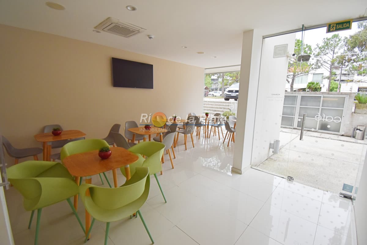 Cafeteria en Office Punta