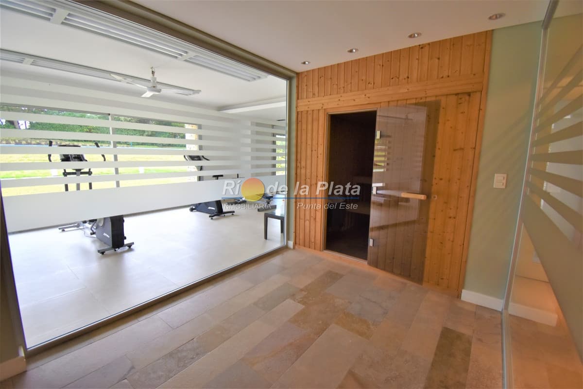 3 dormitorios en suite a 150 de Playa Brava