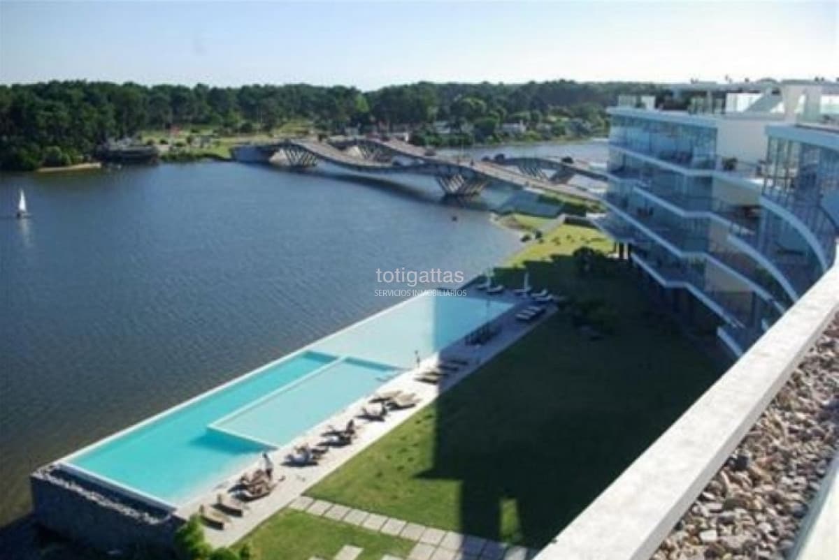 Delamar Apto. 303