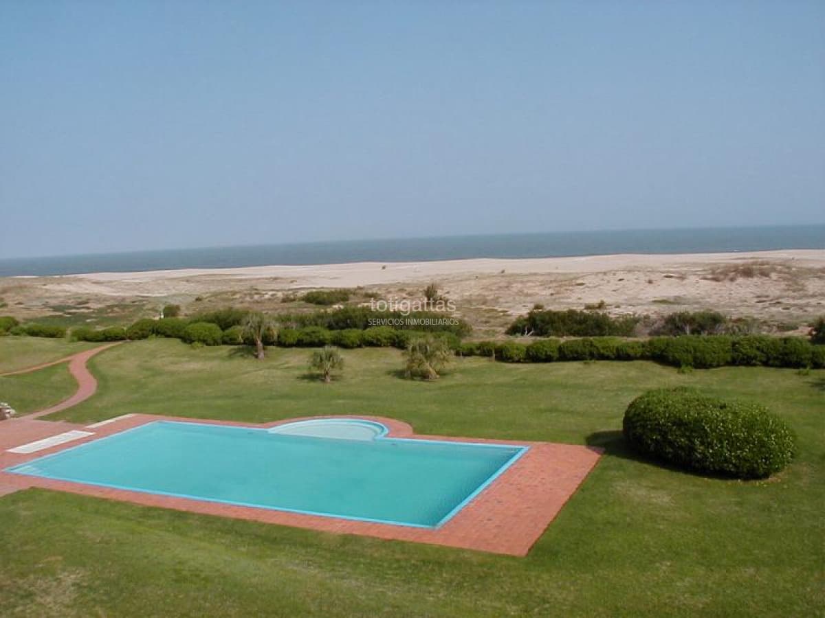 Bahía de Manantiales PH 103