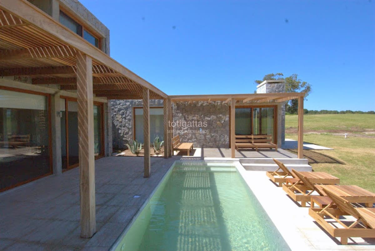 Chacra Laguna Estate G