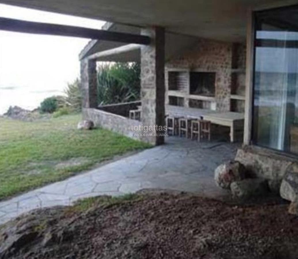 Casa de Piedra
