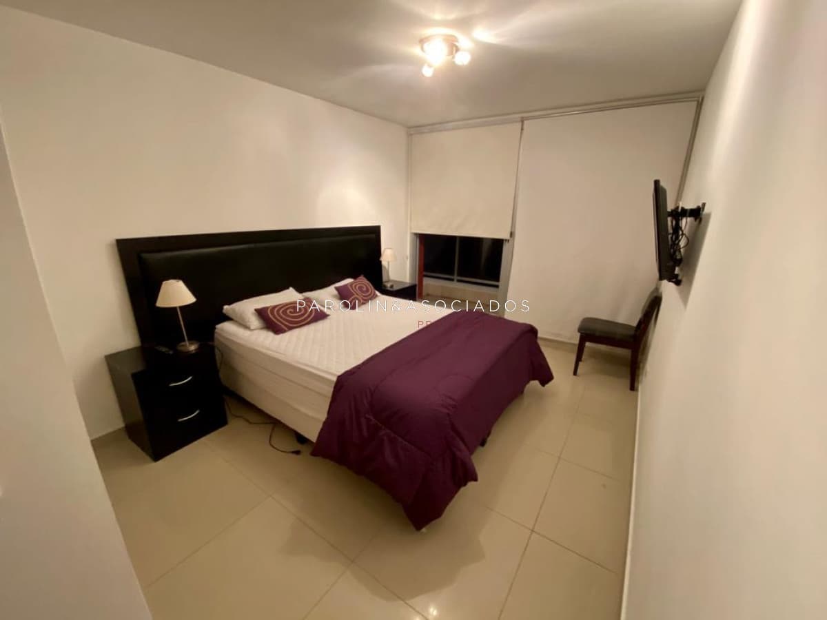 Apartamento en venta de 2 dormitorios en Punta del Este.