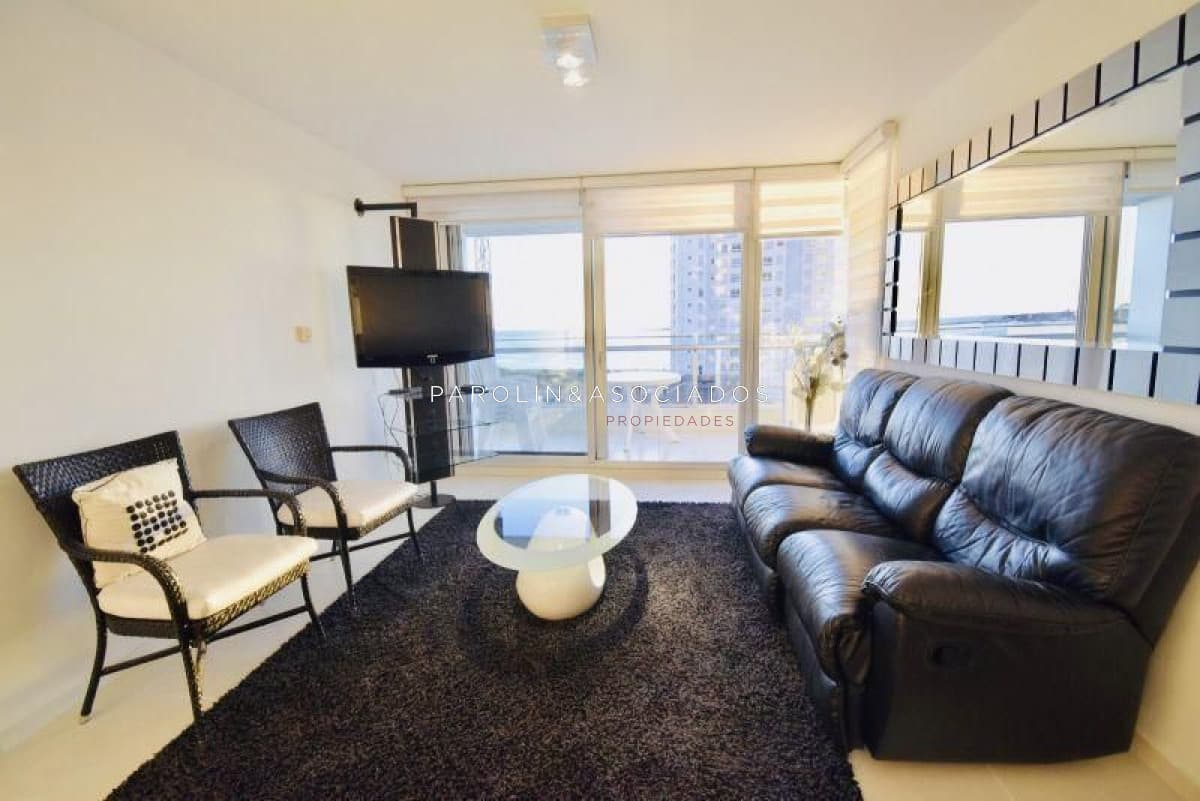 Apartamento 2 dormitorios en Season Tower, Punta del Este.
