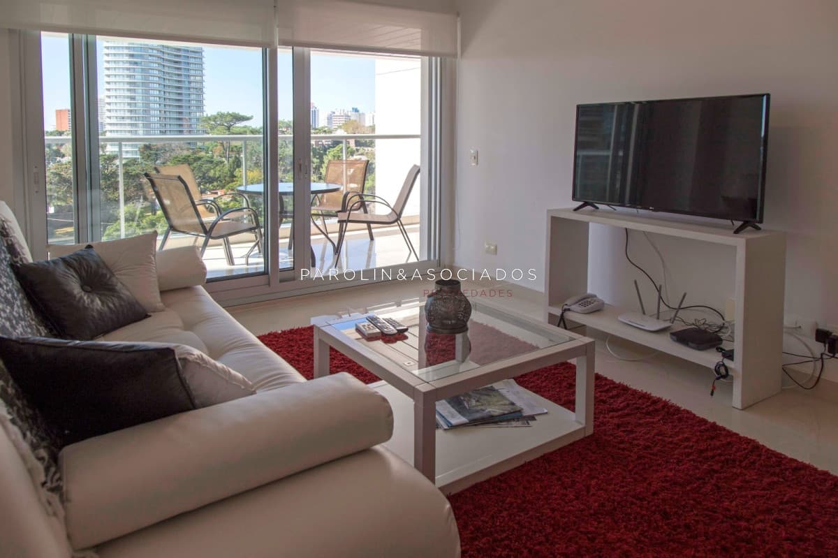 Apartamento de 2 dormitorios en venta Miami Boulevard, Punta del Este