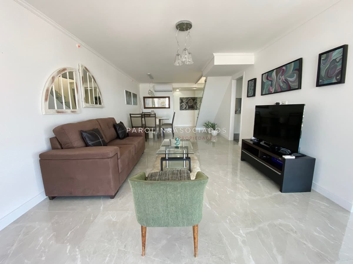 Pent House  en venta de 3 dormitorios en Miami Boulevard, Punta del Este.