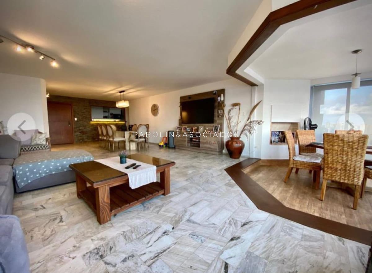 Apartamento en venta de 3 dormitorios + dependencia en Roosevelt Center, Punta del Este.