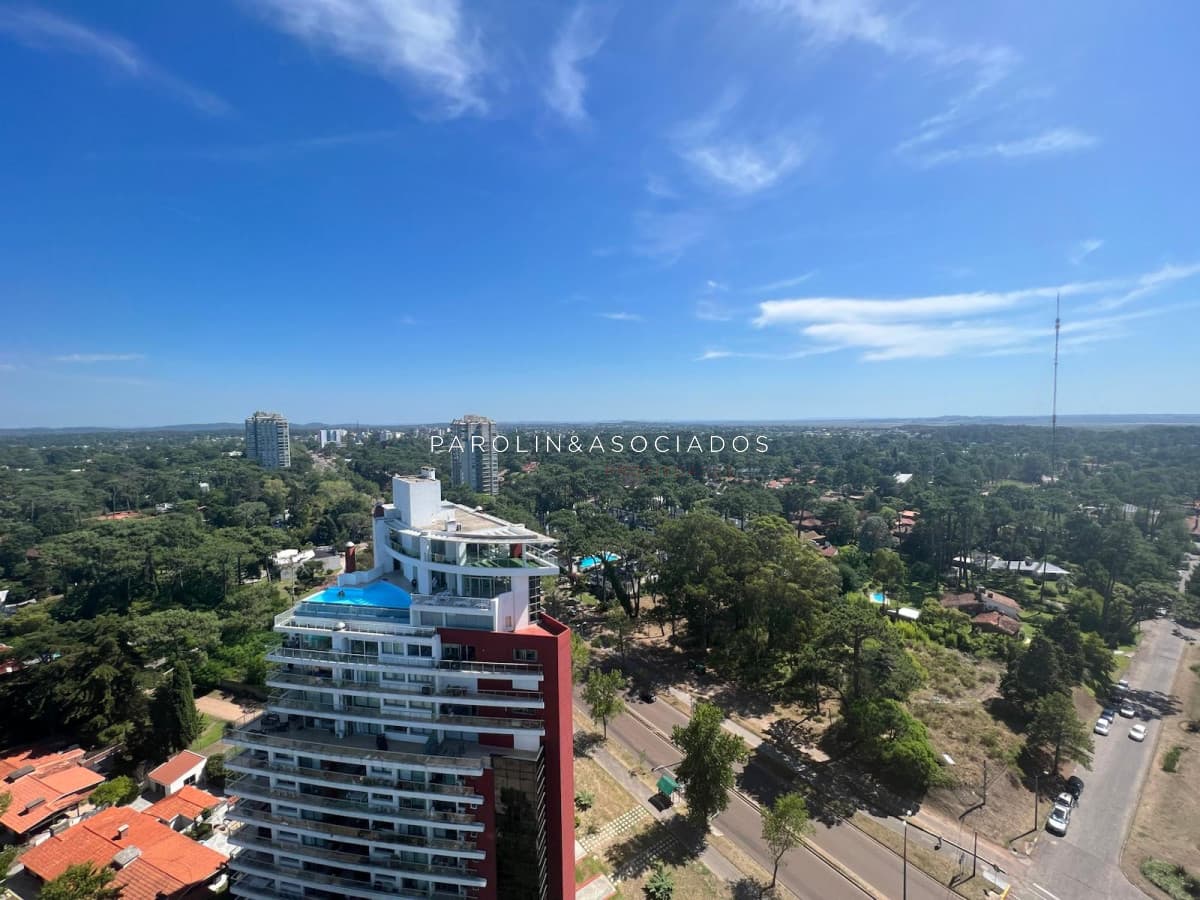 Apartamento en venta de 2 dormitorios en Roosevelt, Punta del Este.