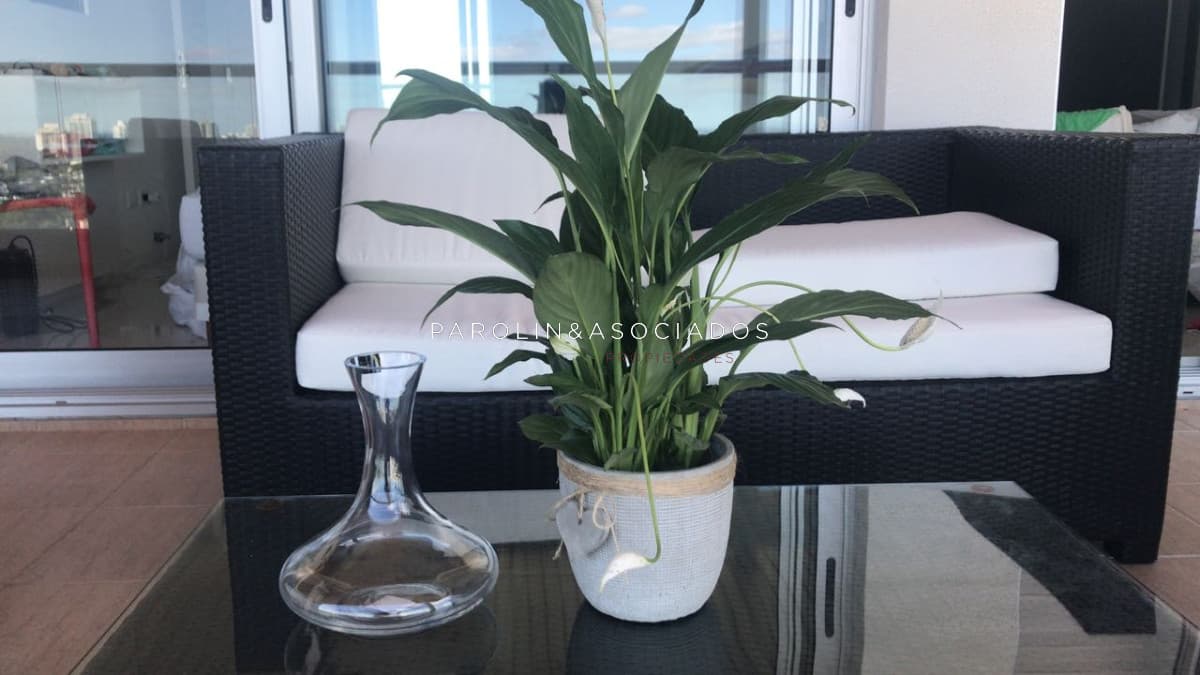 Excelente apartamento en venta en Icon Brava Tower, Punta del Este.