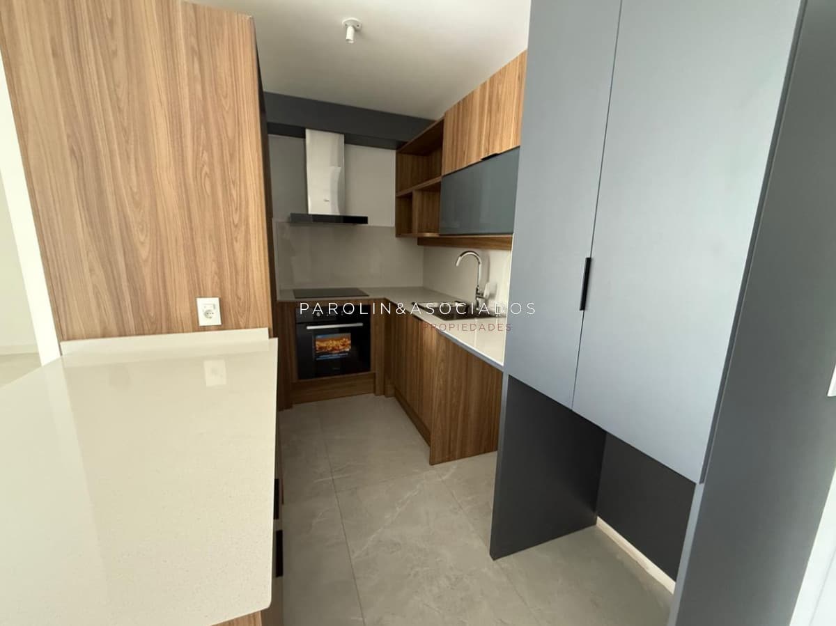 Departamento de 1 dormitorio y medio en edificio View ll, Punta del Este