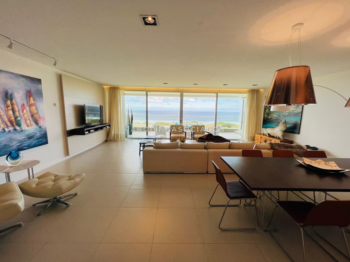 Apartamento en venta de 4 suites en Tiburón Terrazas Océano, Punta del Este.