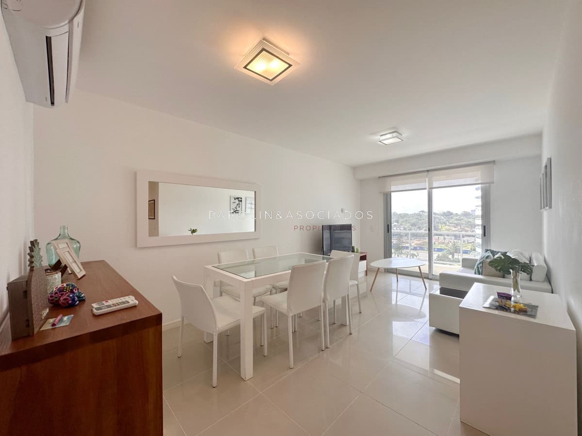 Apartamento en venta 2 dormitorios en edificio Arenas del Mar, Punta del Este