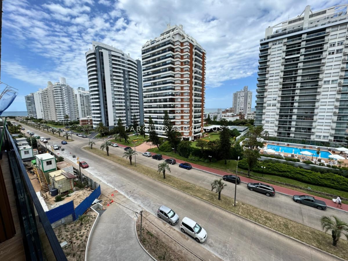 Departamento en Venta de 2 dormitorios en Torres del Este, Punta del Este