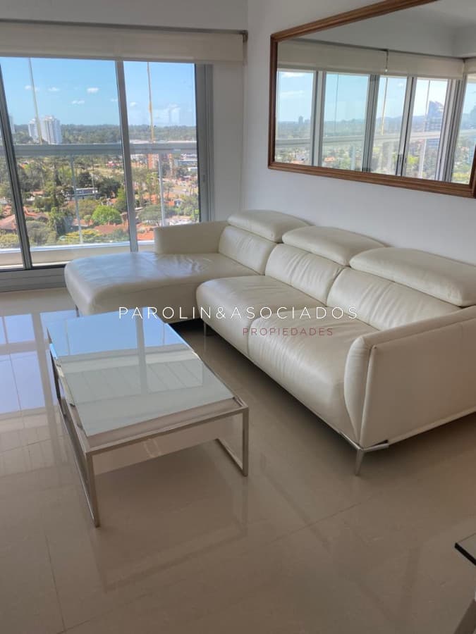Apartamento en venta de 2 dormitorios en Miami Boulevard, Punta del Este.