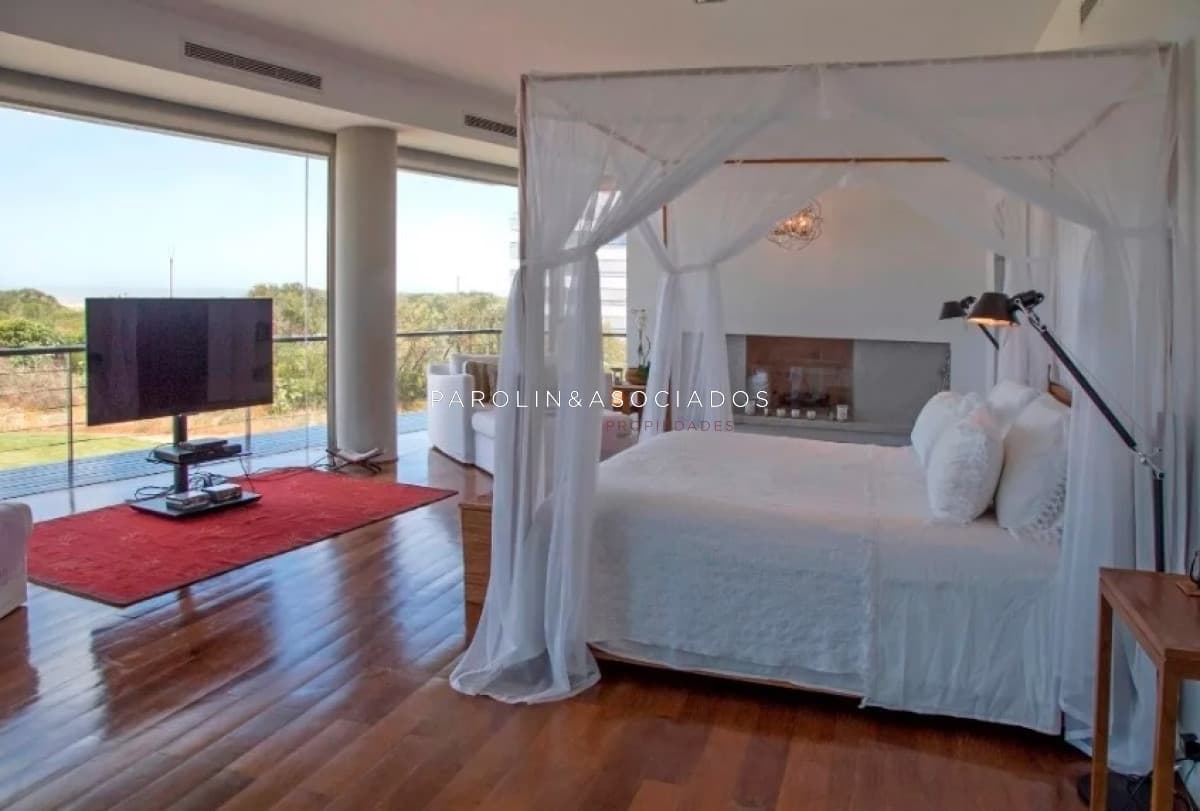 Apartamento en venta de 5 dormitorios en Grey Stone, Punta del Este.
