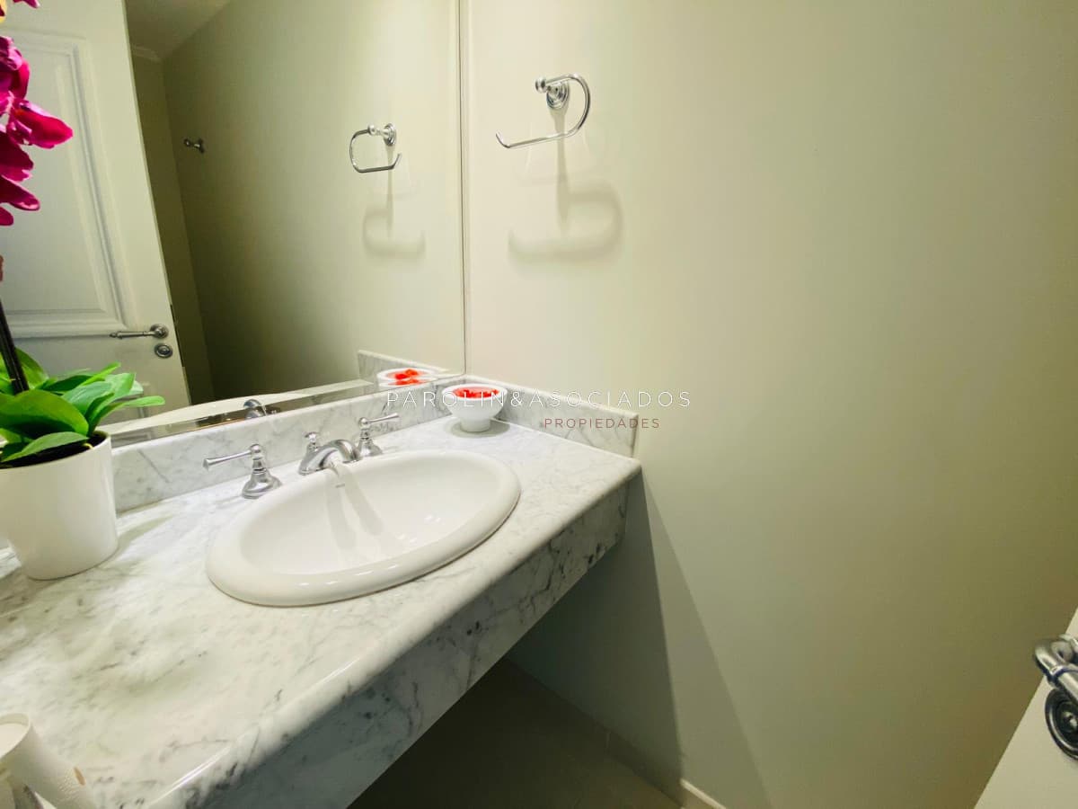Apartamento en venta de 3 dormitorios en Millenium Tower, Punta del Este.