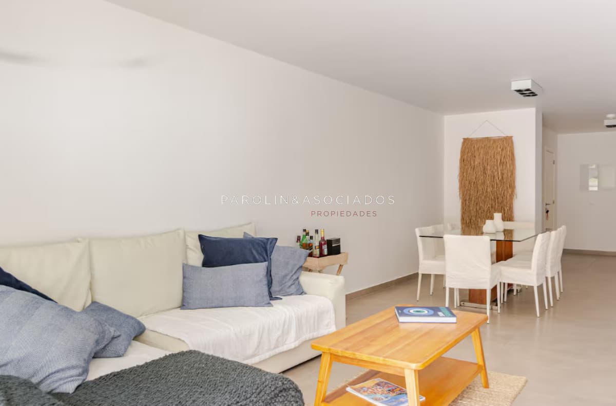 Departamento en Venta de 3 Dormitorios en Rincon del Indio, Punta del Este