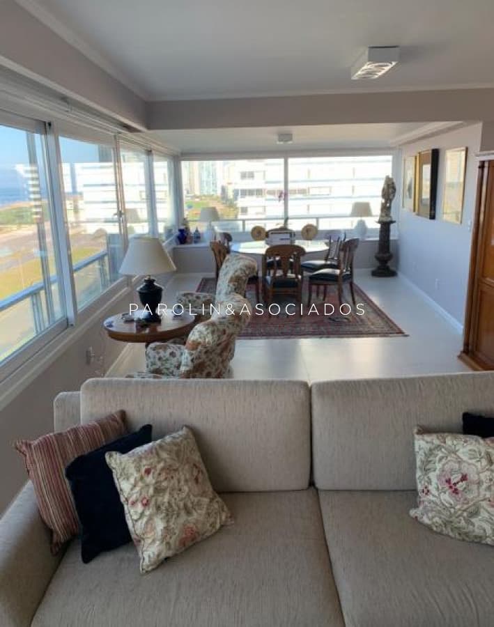 Apartamento en venta en Edificio Tiburón, Punta del Este.