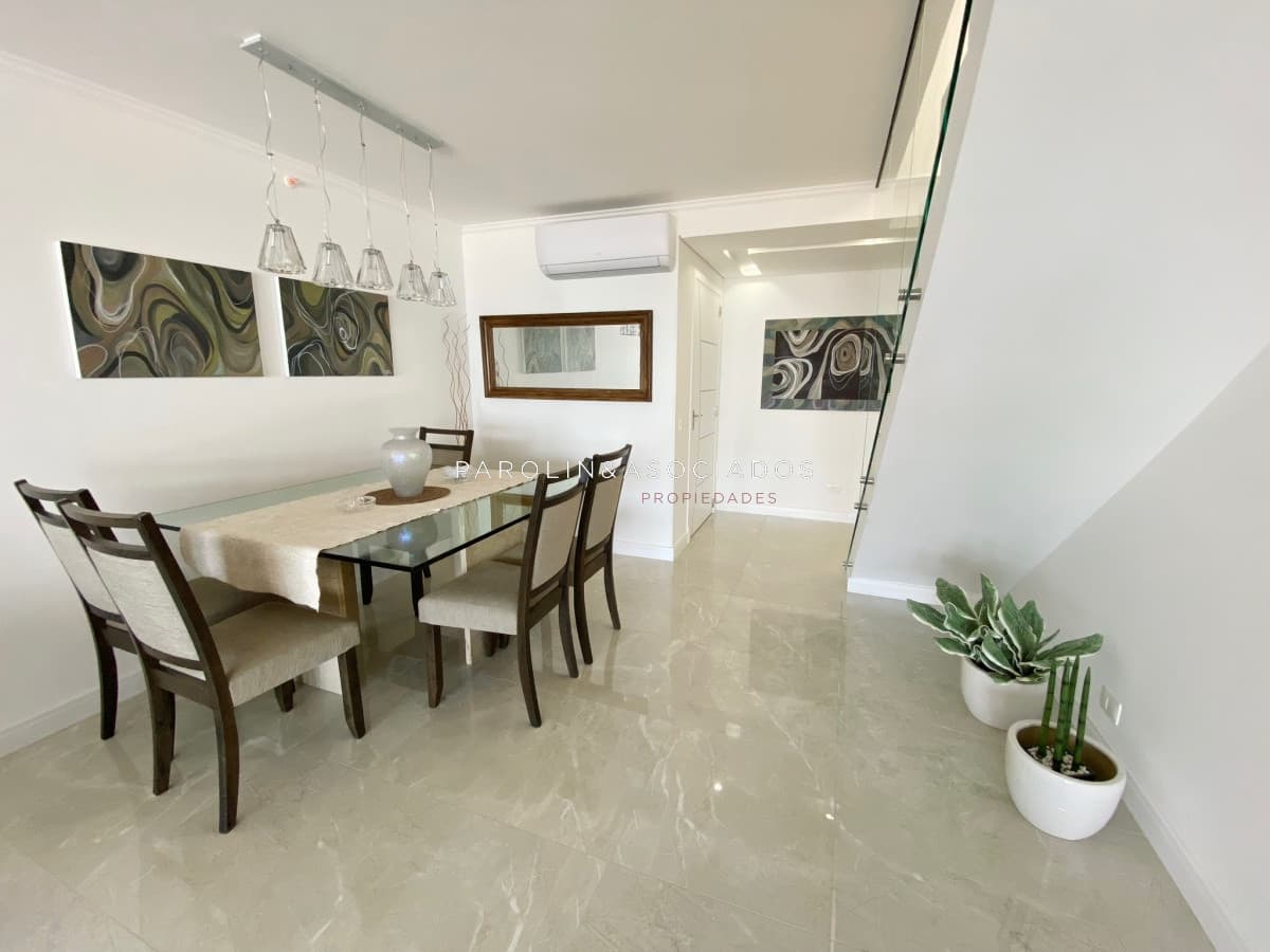 Pent House  en venta de 3 dormitorios en Miami Boulevard, Punta del Este.