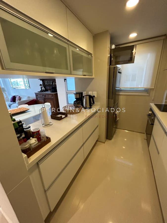 Apartamento de 2 dormitorio en venta en Miami Boulevard Torre I, Punta del Este.