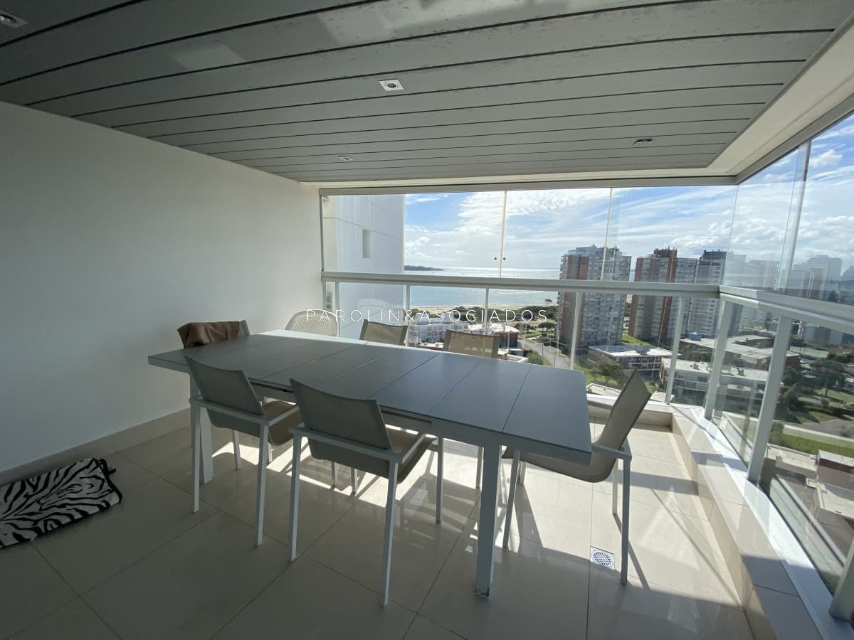 Apartamento en venta de 2 dormitorios en Miami Boulevard, Punta del Este.