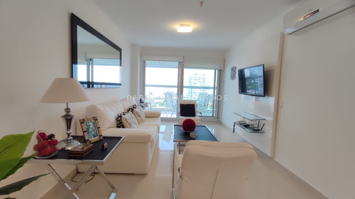 Apartamento en Alquiler Temporario de 2 dormitorios en Miami Boulevard I, Punta del Este.