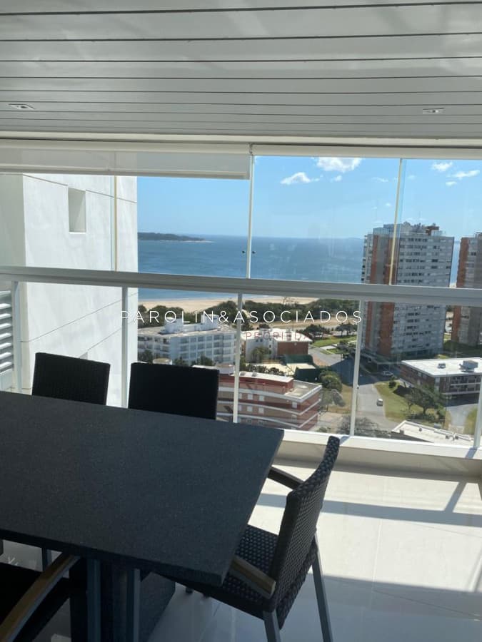 Apartamento en venta de 2 dormitorios en Miami Boulevard, Punta del Este.