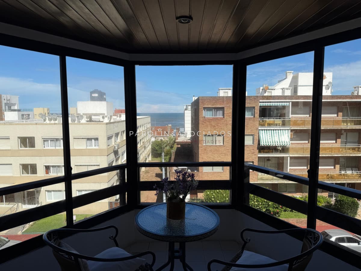 Departamento en Venta de 3 Dormitorios Peninsula, Punta del Este