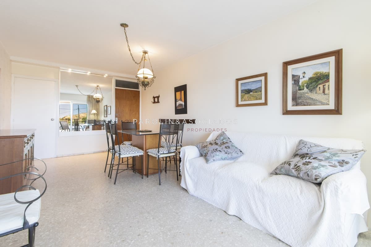 Departamento en Alquiler Temporario de 2 Dormitorios en Mansa, Punta del Este